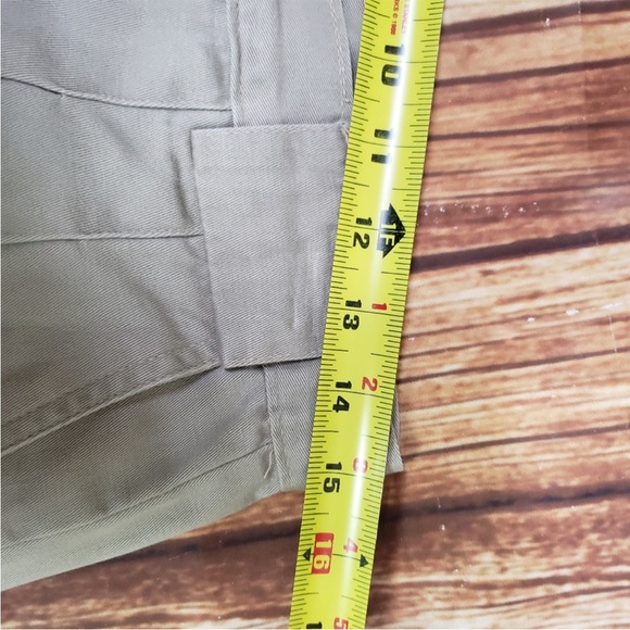 VINTAGE 90’s Keen High Rise Pleated Khaki Shorts Unisex - Picture 7 of 12